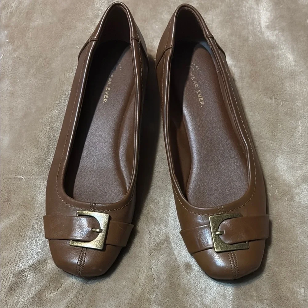 Cute Flats - Picture 1 of 4